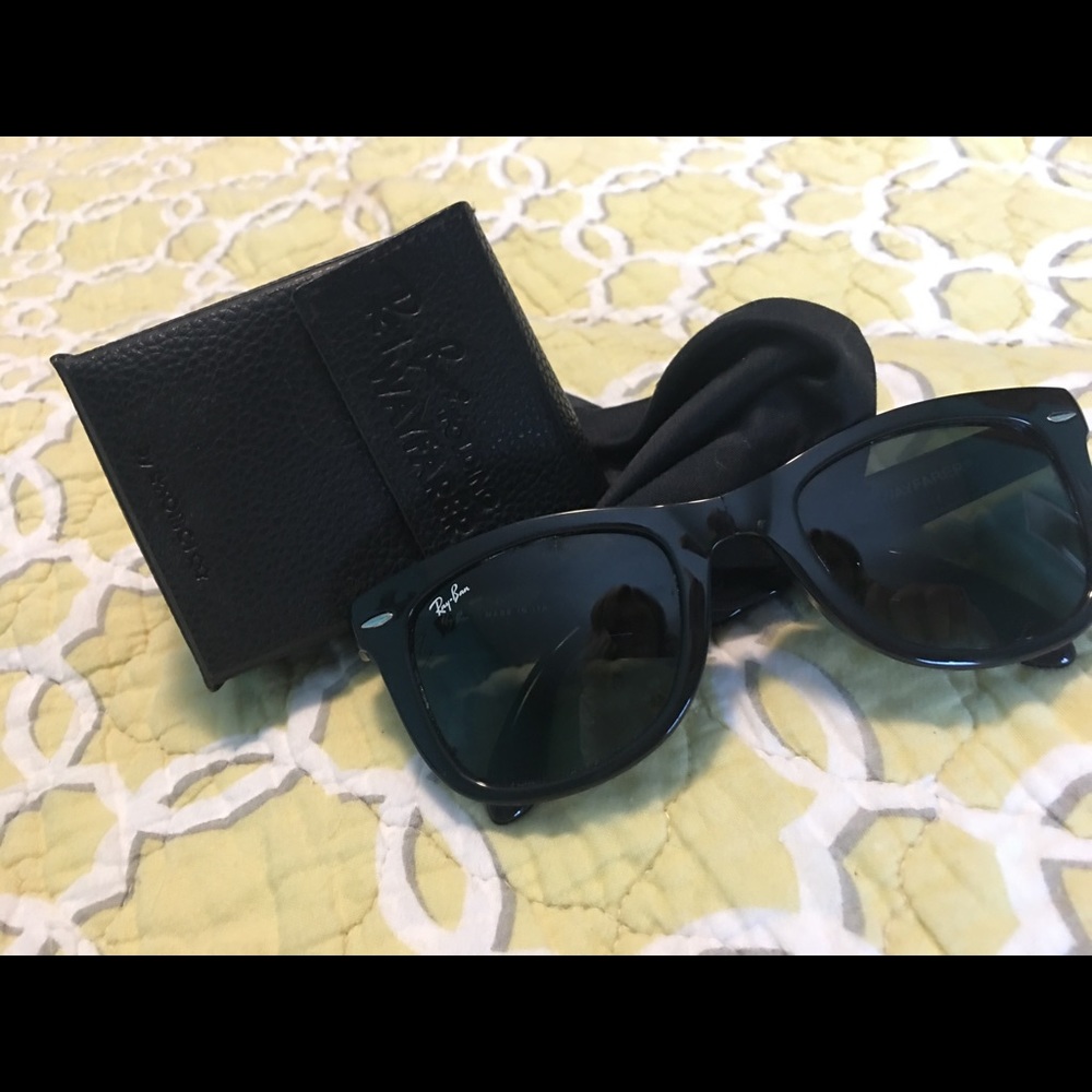 Authentic folding Raybans